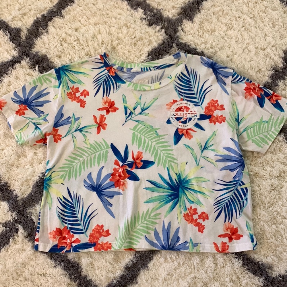 Hollister Floral Cropped Tee